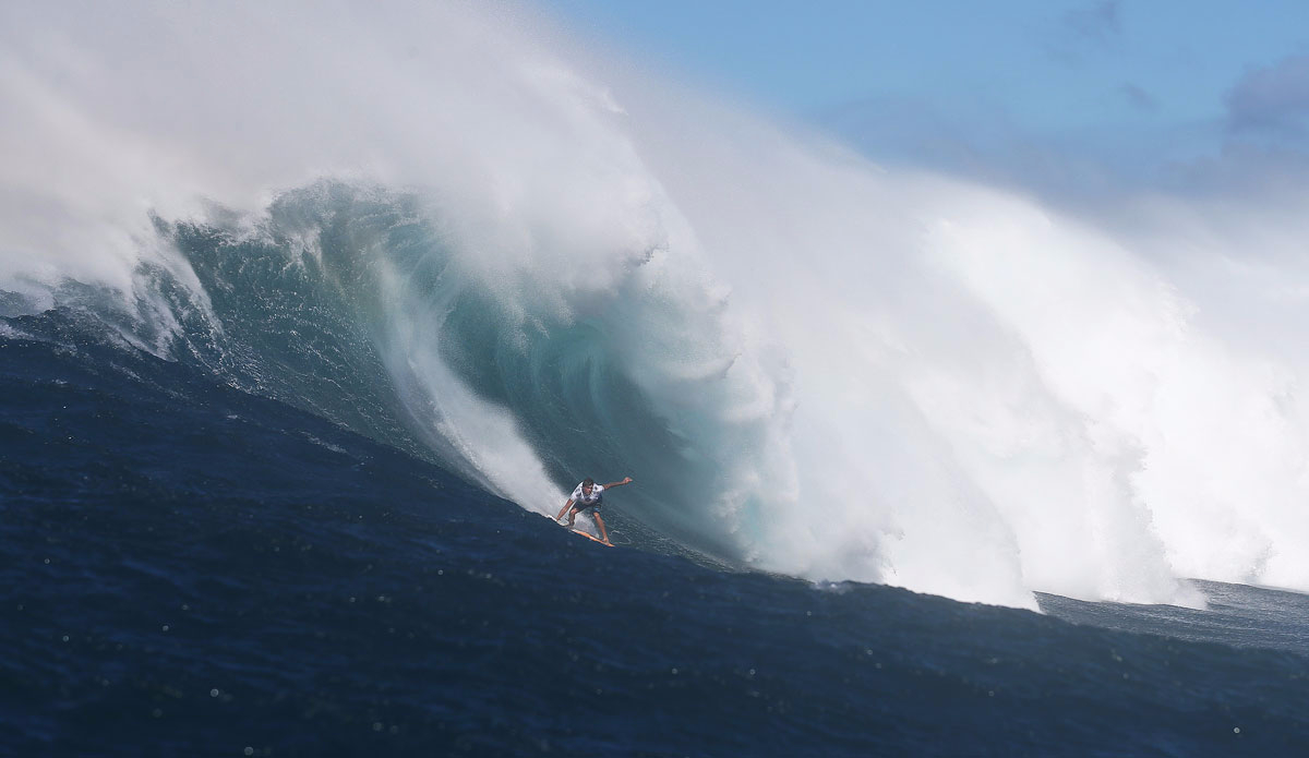 Albee Layer on yet another bomb. Photo: <a href=\"https://instagram.com/kc80/\"> Cestari</a>/<a href=\"https://www.worldsurfleague.com/\">WSL</a>