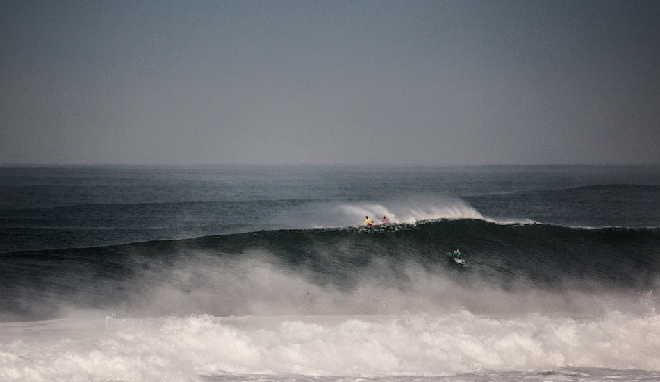Offshore and cold. Contest scene at La Nord. Photo: <a href=\"https://www.jeromechobeaux.fr\">Jerome Chobeaux</a>