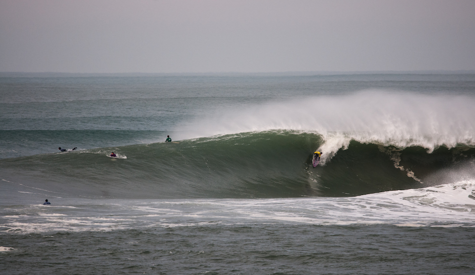 Backhand and looking for it at La Nord. Photo: <a href=\"https://www.jeromechobeaux.fr\">Jerome Chobeaux</a>