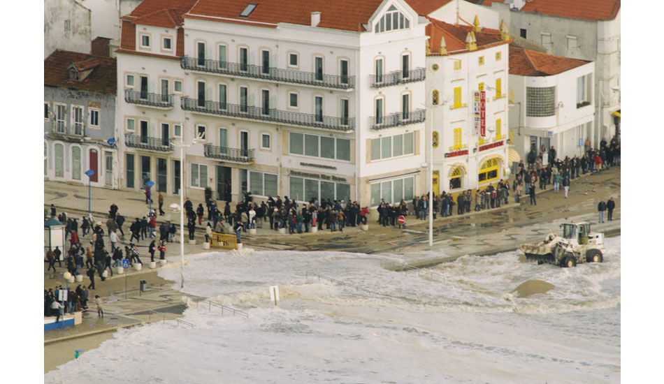 High tide caused mayhem downtown. Photo: <a href= \"https://joaobracourt.com/\" target=_blank>Joao Bracourt.</a>
