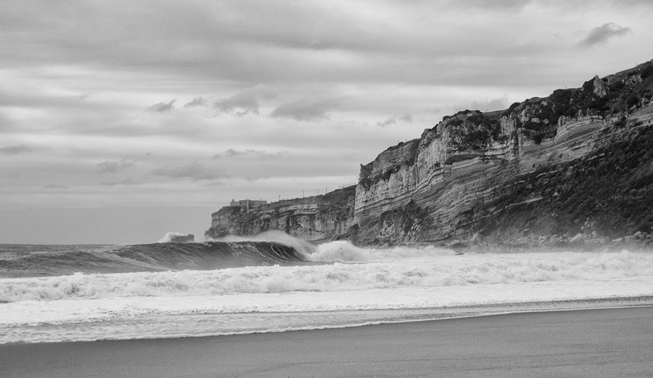 On the southern beach, it was eight foot and perfect but nobody bothered to surf it. Photo: <a href= \"https://joaobracourt.com/\" target=_blank>Joao Bracourt.</a>