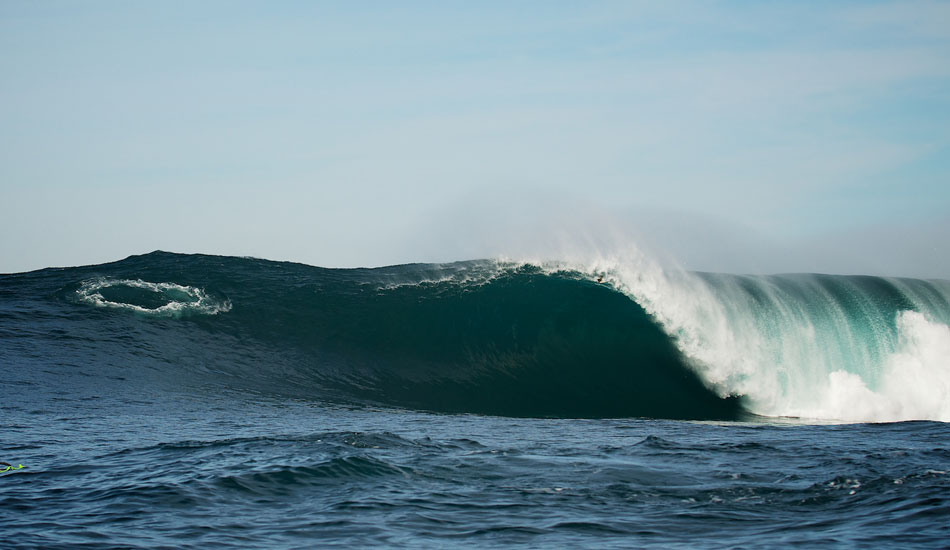 The best wave of the day broke alone. Photo: <a href=\"https://jprochafotografia.tumblr.com/\"> Joao Pedro Rocha</a>