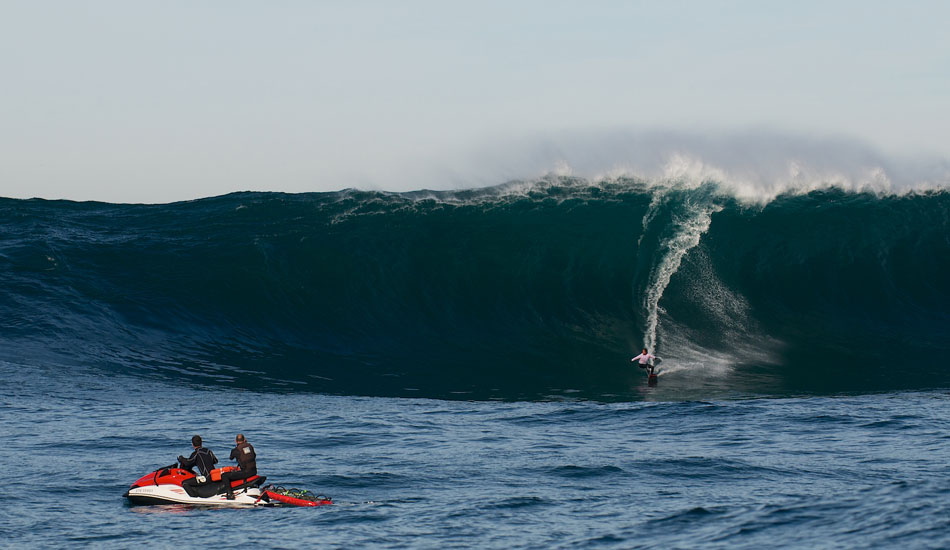 João Guedes  got the biggest wave of the day, and this was his first time towing in. Photo: <a href=\"https://jprochafotografia.tumblr.com/\"> Joao Pedro Rocha</a>