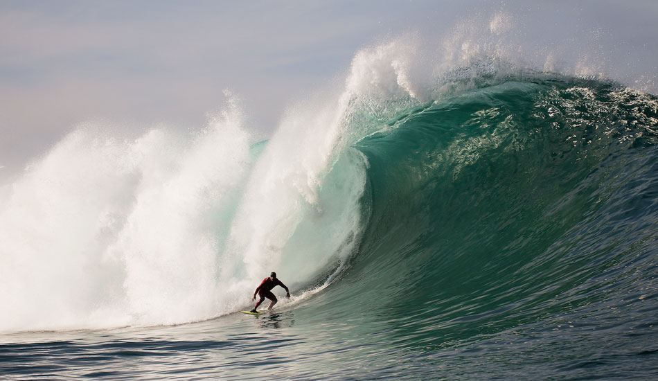 Eric Rebiere running away. Photo: <a href=\"https://jprochafotografia.tumblr.com/\"> Joao Pedro Rocha</a>