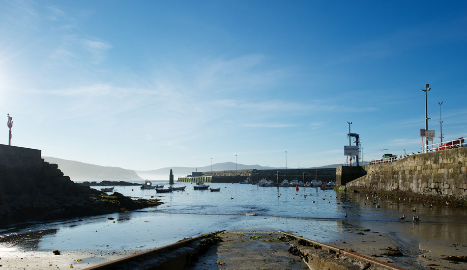 At the entrance of the port all seemed very quiet. Photo: <a href=\"https://jprochafotografia.tumblr.com/\"> Joao Pedro Rocha</a>