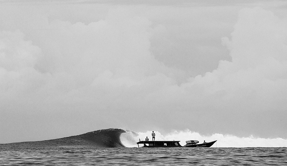 This guy was kindly acting as a measuring stick on our approach to Bank Vaults. Definitely well overhead...and boat. Photo: <a href=\"https://johnbarton.net.au/\">John Barton</a>