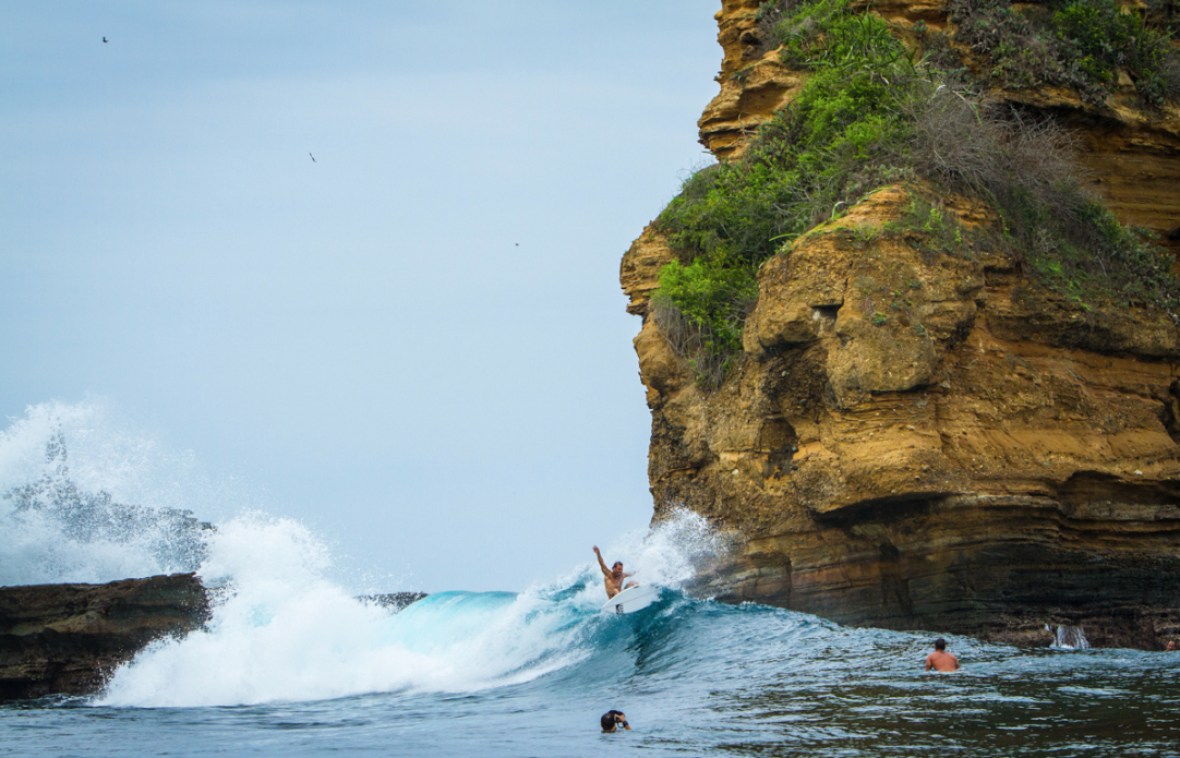 Photo: <a href=\"https://www.jonsteelephoto.com/\">Jon Steele</a>