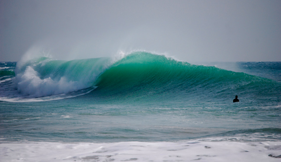 Being in the right place is essential for both surfers or photographers. I\'ll take the next one. Photo: <a href=\"https://www.jorgeibáñez.com\"> Jorge Ibáñez</a>