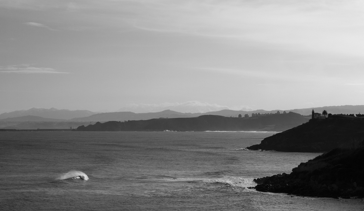 Lonely wave. Photo: <a href=\"https://www.instagram.com/northmorla\">@NorthMorla</a>