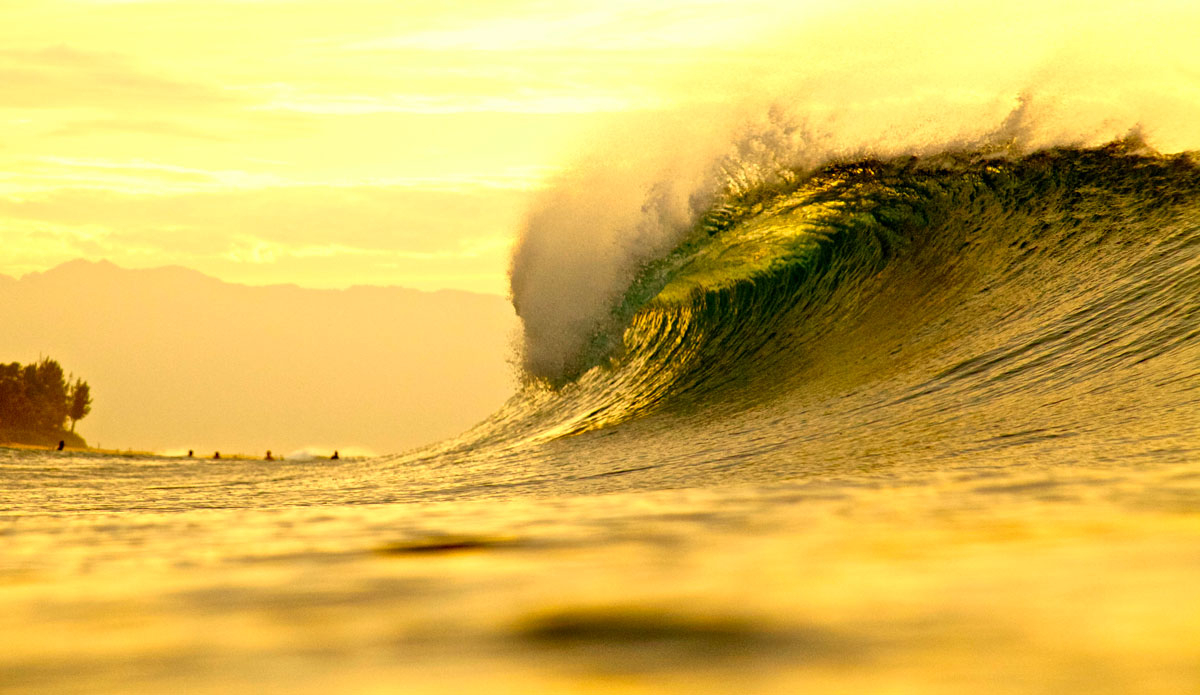 Lonely wave. Photo:<a href=\"https://www.facebook.com/nosponsor\">Juan Bacagianis</a>