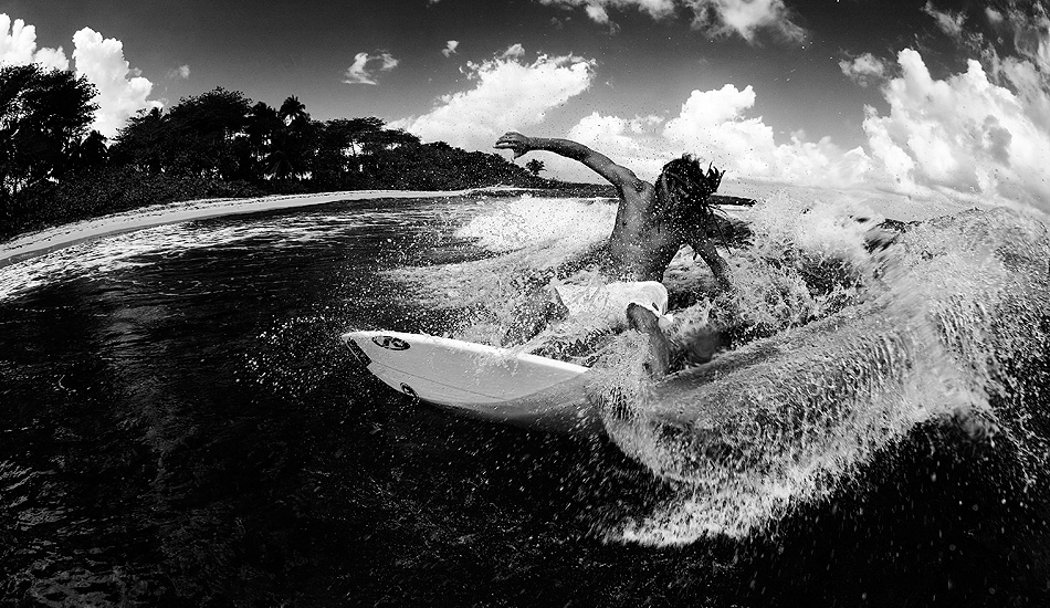 Jason Apparicio ripping in Cuba. Image: <a href=\"https://juanfernandezfotografo.com/\" target=\"_blank\">Fernandez</a>