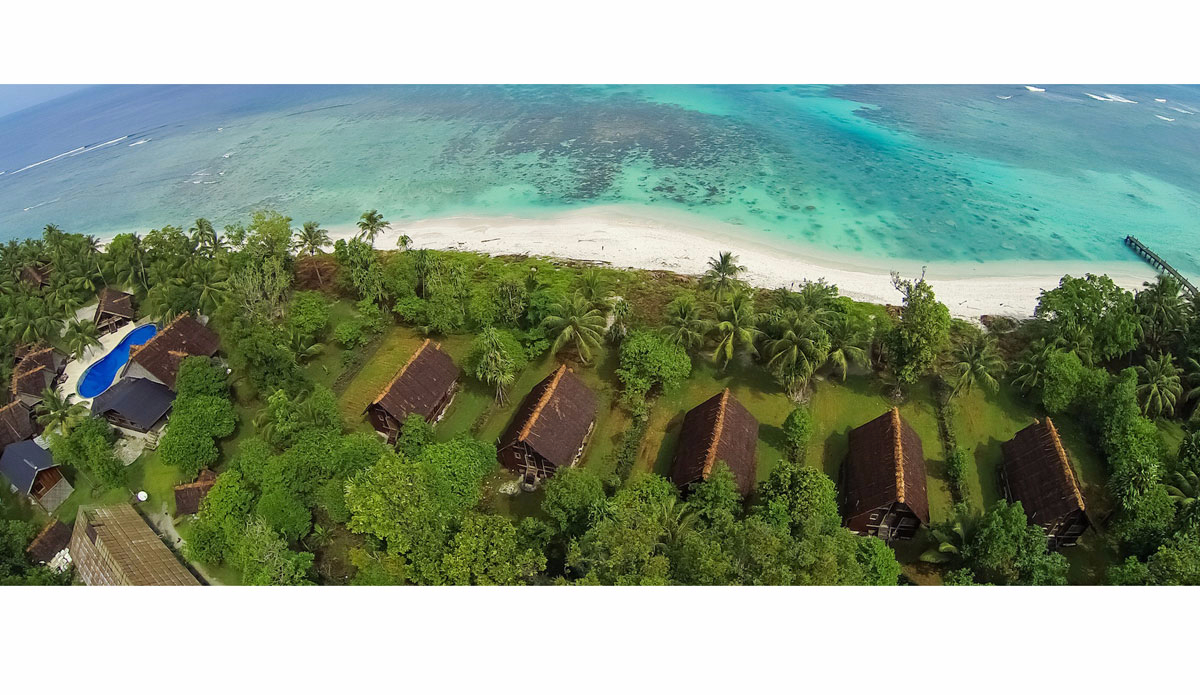 he Kandui Villas sit on Karangmajet Island, smack dab in the middle of an absolute glut of waves called Playgrounds.