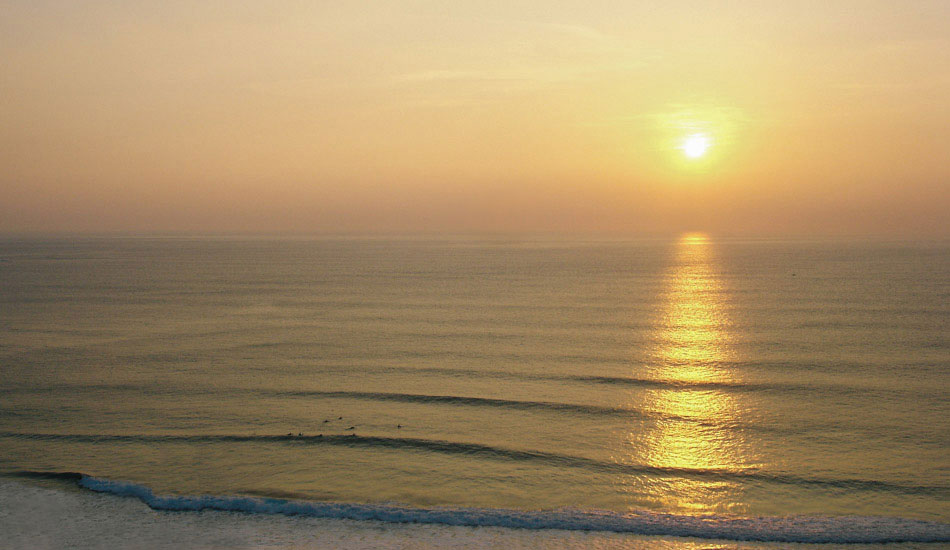 Horseshoe sets rolling through in Portugal. Photo: <a href=\"https://www.mackie-studio.com\">Karl Mackie</a>