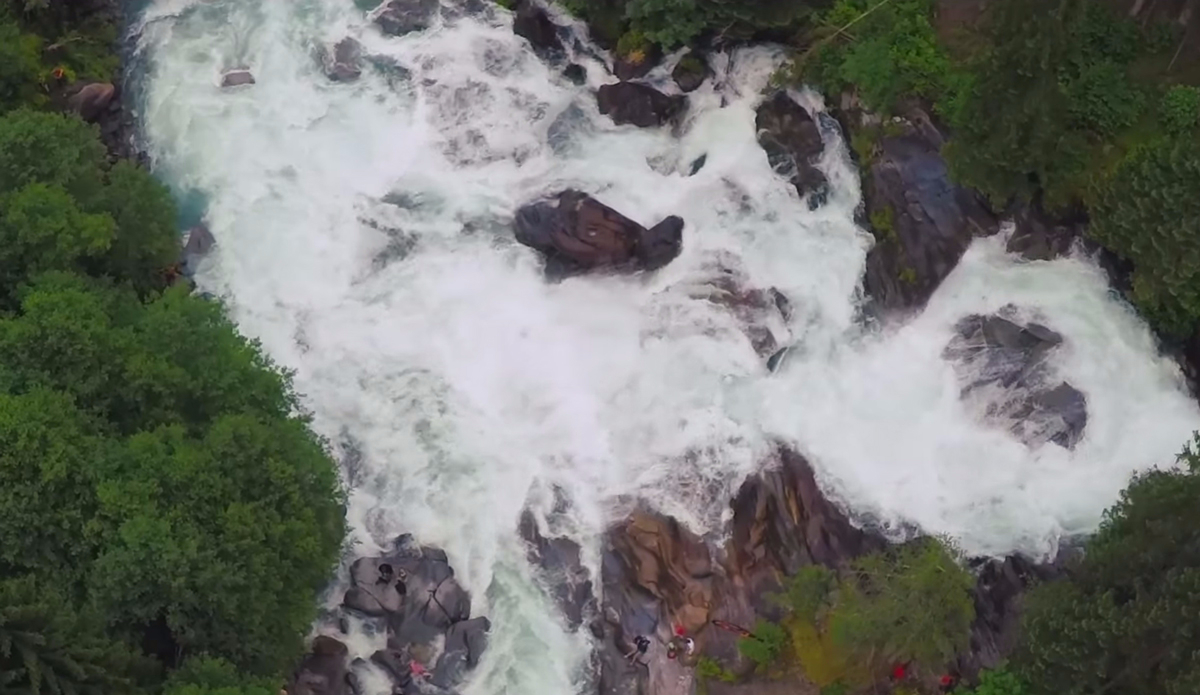 Screenshot: <a href=\"https://www.youtube.com/watch?v=ENf_qHmXkDQ\">King of the Alps</a>