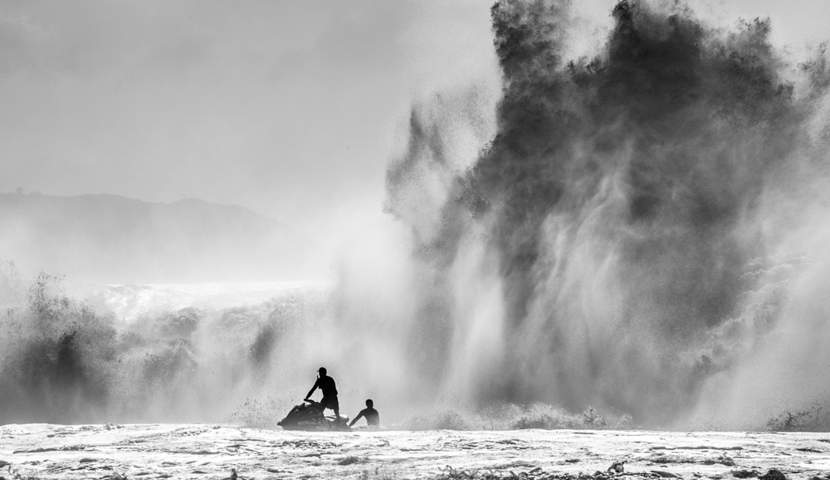 North Shore lifeguards getting caught on the inside at Pipeline.