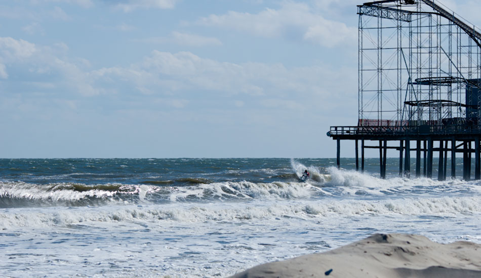 Rob Kelly lays down a nice turn in the shadow of Casino Pier. Always an interesting backdrop.