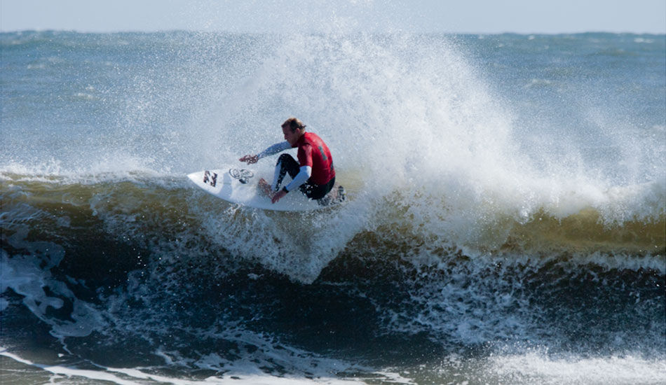 Hammer gave all his waves a good working over, milking his rides all the way through. Caps this one off with a heavy float off the lip.