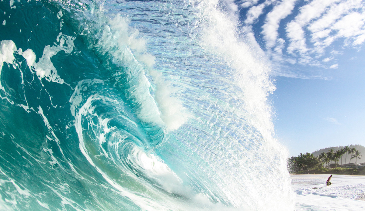 North Shore shorebreak on Oahu always giving me an adrenalin rush when these come in. Photo: <a href=\"https://instagram.com/landonhayashi\">@LandonHayashi</a>