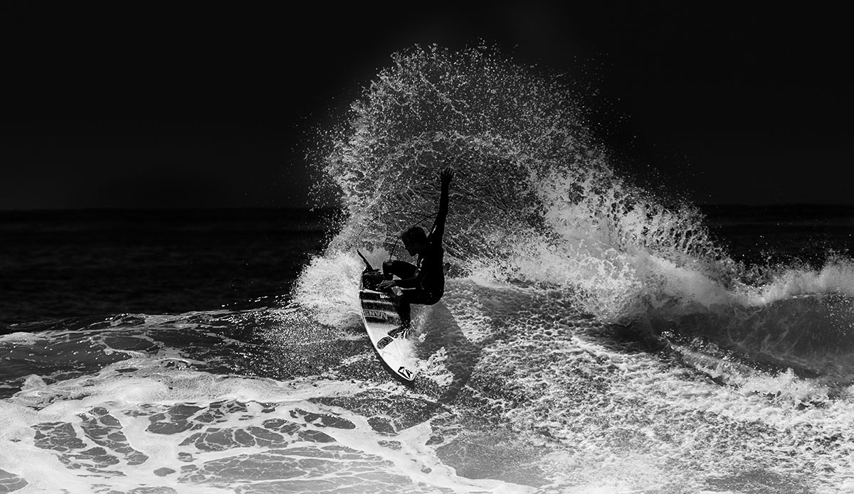 Photo: <a href=\"https://surfimagery.4ormat.com/\"> Laurent Chantegros</a>