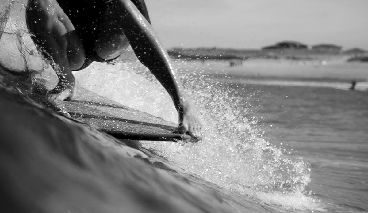 My friend @binch_aquashots and I always go wave hunting in Les Landes, north from Biarritz when swells make them sandbars perfect lady waves. This is one of the most magical sessions I have had over there. One click to my favorite place on the board as you are always seeing the wave much closer and you can control your speed and time. Photo:  @binch_aquashots