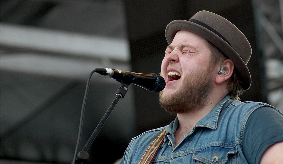 Of Monsters and Men’s Guitarist/Vocalist Ragnar þórhallsson leads the crowd on in a flurry of infectious “Ho!” and “Hey!” chirps during the band’s Friday afternoon set.