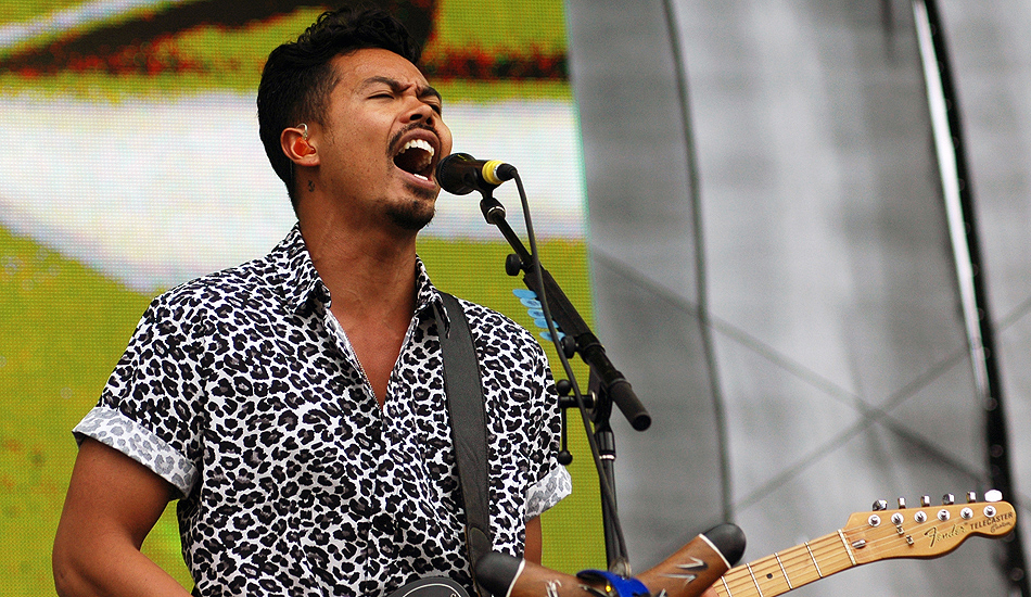 Australia’s Temper Trap turned up the heat early in the afternoon with energizer “Sweet Disposition.”