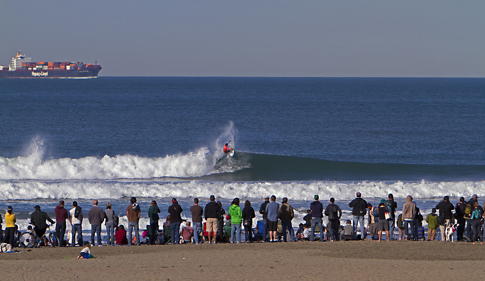 When the Rip Curl Pro came to town, the whole city showed up. Miguel Pupo did too! Photo: <a href=\"https://instagram.com/migdailphoto\"> Seth Migdail</a>
