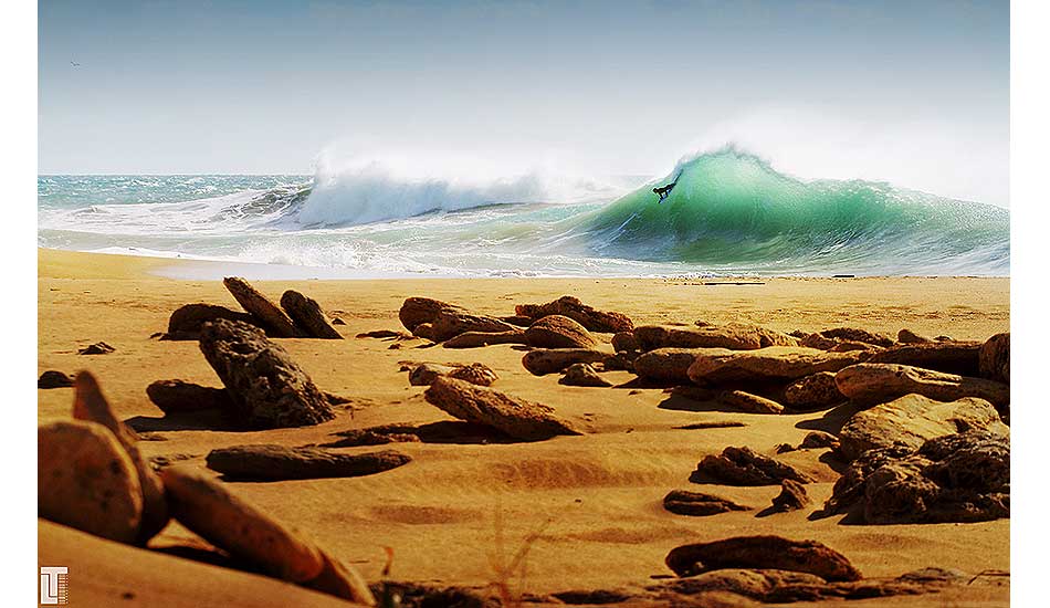 Unidentified bodyboarder takes a solid drop. Image: <a href=\"https://lucashoot.blogspot.com\">Tozzi</a></em></strong>