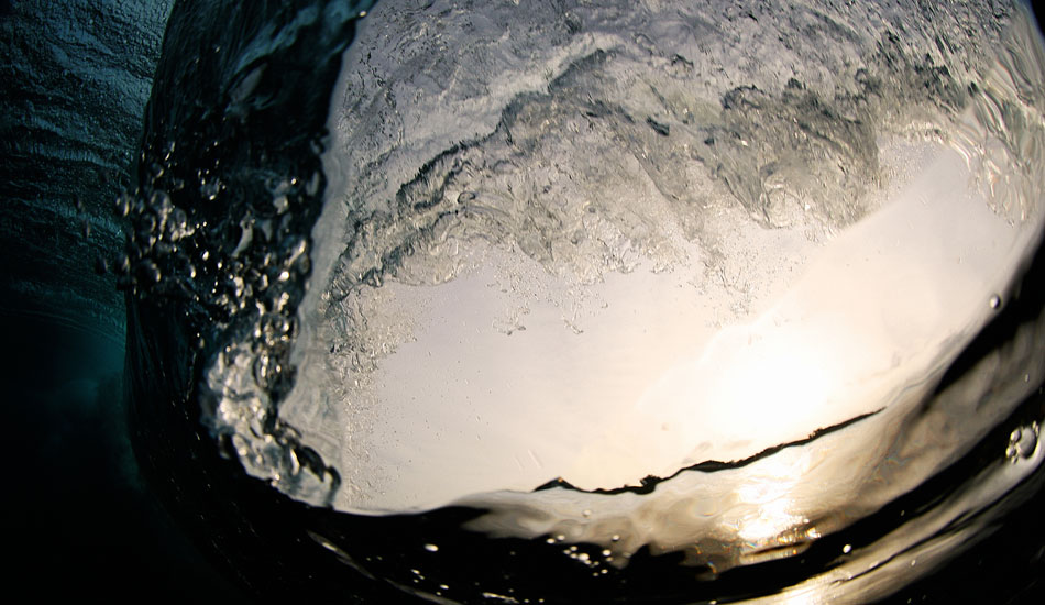 Looking through the glass. Photo: Obdulio Luna