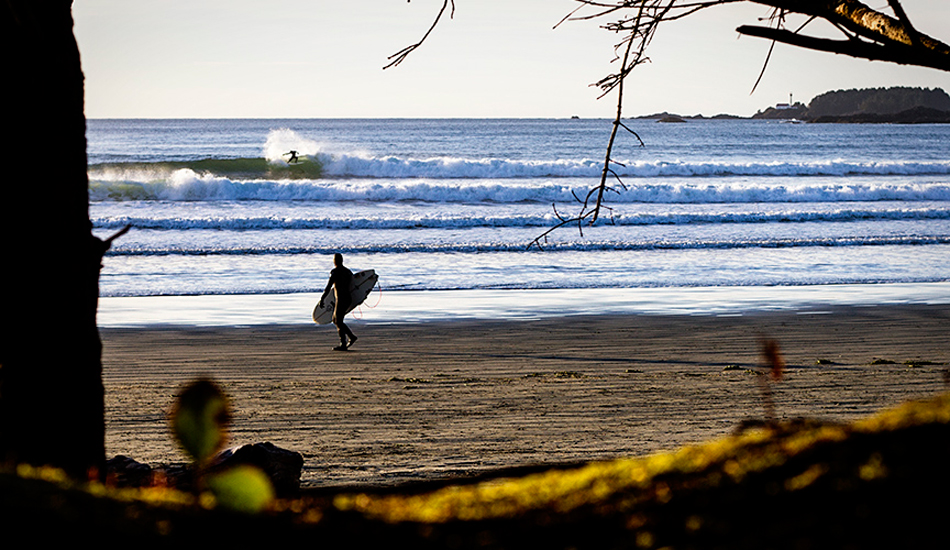 Sometimes winter in Tofino can look like summer. Surfer: Pete Devries. Photo: <a href=\"https://marcuspaladino.wordpress.com\">Marcus Paladino</a>