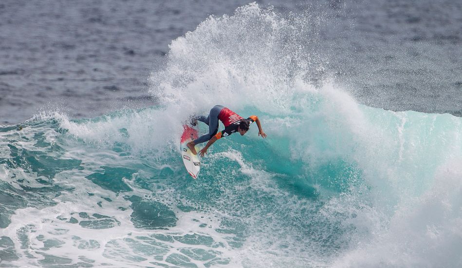 Gabriel Medina\'s backside blast. Photo: <a href=\"https://www.aspworldtour.com/\">ASP/Kirstin</a>