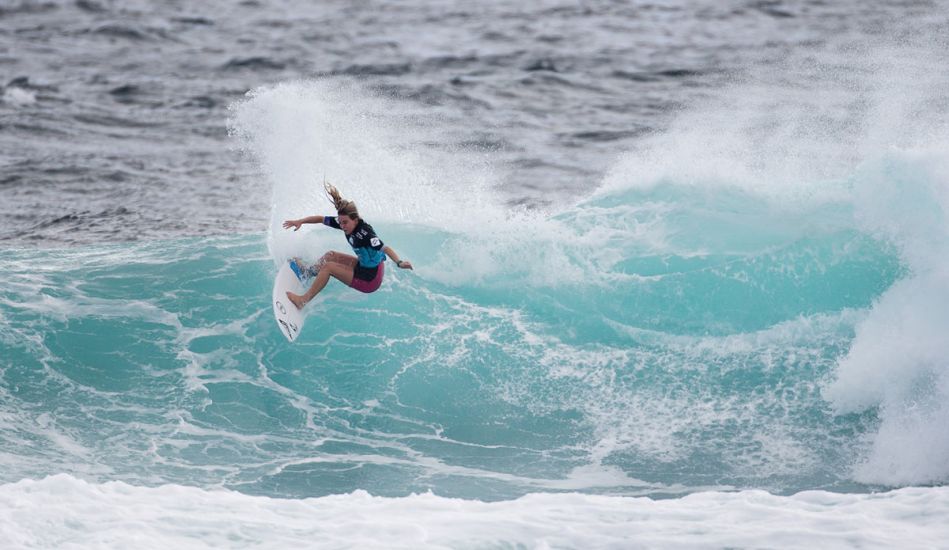Laura Macualay. No stranger to turns like these. Photo: <a href=\"https://www.aspworldtour.com/\">ASP/Cestari</a>
