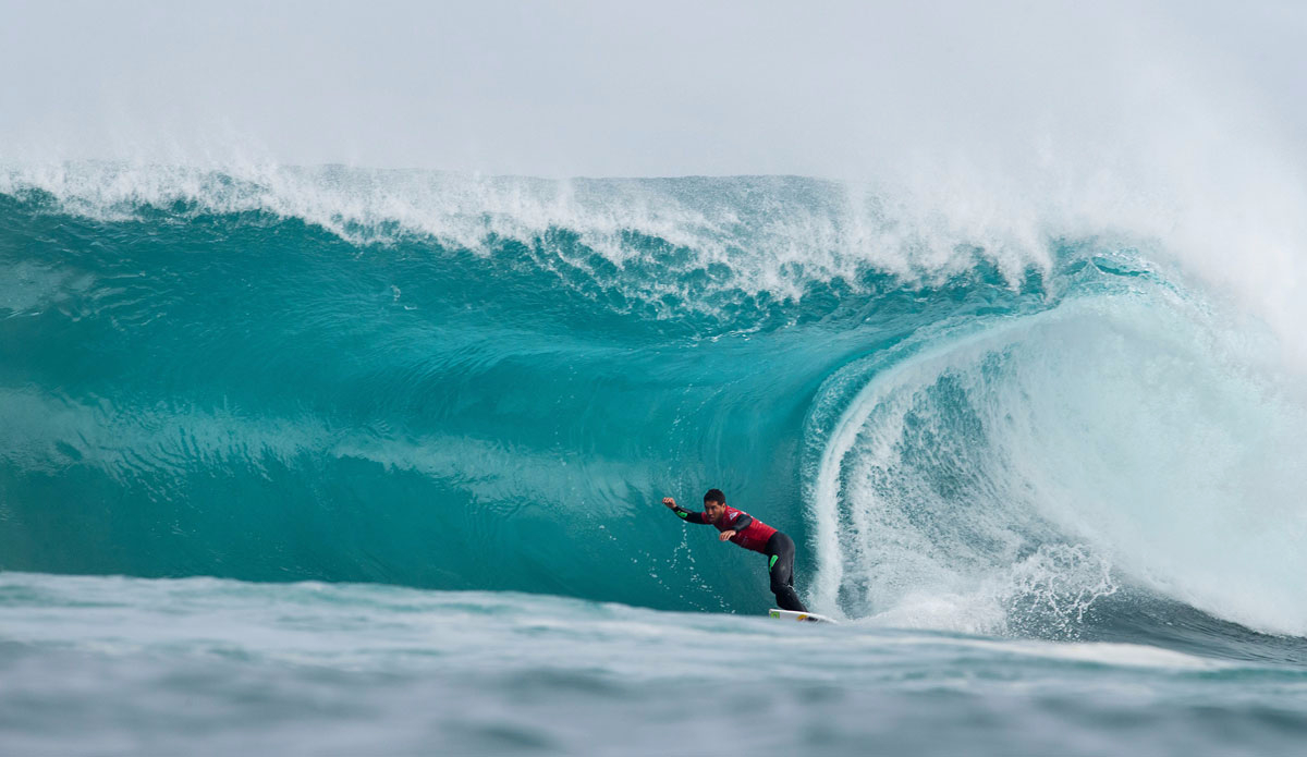 De Souza on a deep one at The Box on the first day of competition. Photo: <a href=\"https://www.worldsurfleague.com/\">WSL</a>/<a href=\"https://www.kellycestari.com/\">Cestari</a>