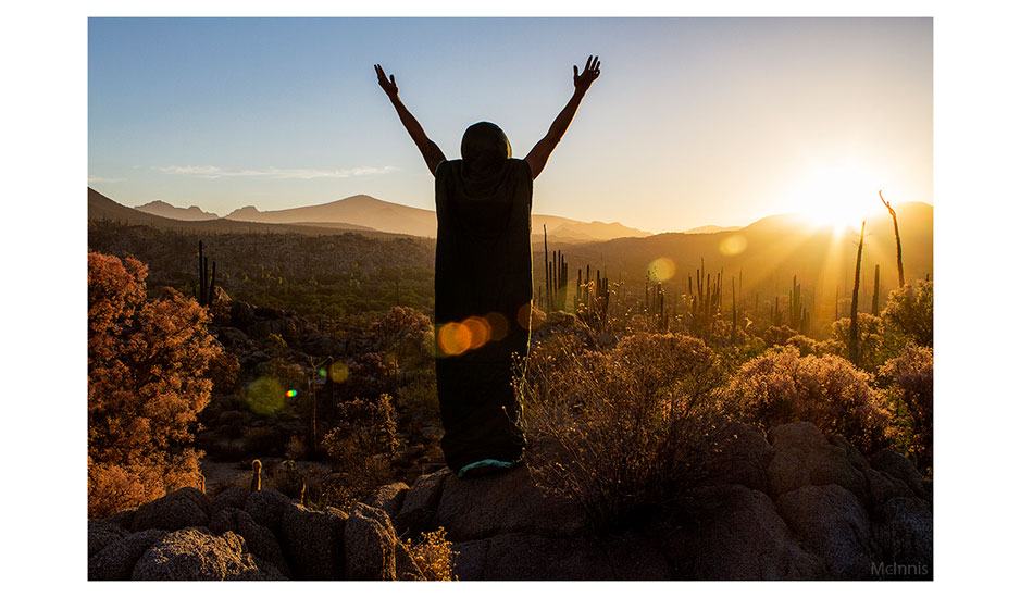 Desert morning napsack. Photo: <a href=\"https://markmcinnis.com/\">Mark McInnis</a>
