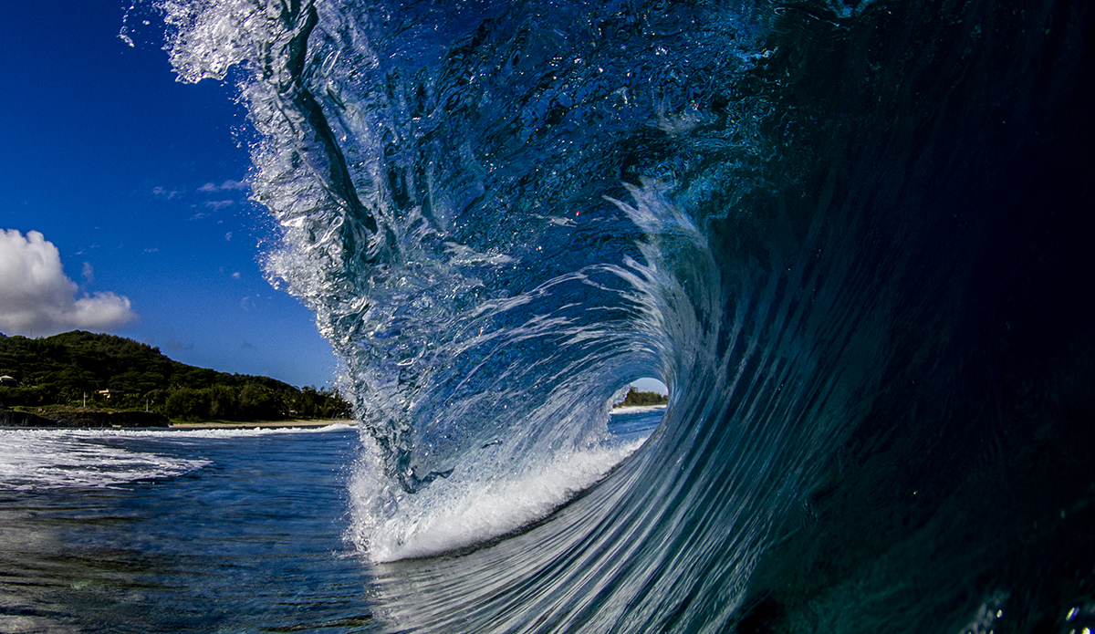 Viewing window. This wave is barely surfable, but amazing to shoot if you are prepared to be dragged along the reef on your stomach. Photo: <a href=\"https://www.mattburtphoto.com/\">MattBurt</a>