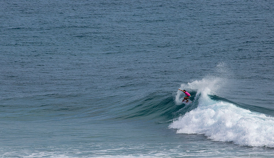 Carissa Moore with power to spare. Photo: <a href=\"https://mattdunbar.com.au\">Matt Dunbar</a>