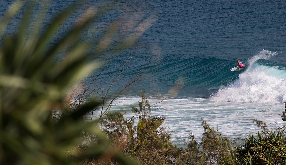 Steph Gilmore trims off some speed. Photo: <a href=\"https://mattdunbar.com.au\">Matt Dunbar</a>