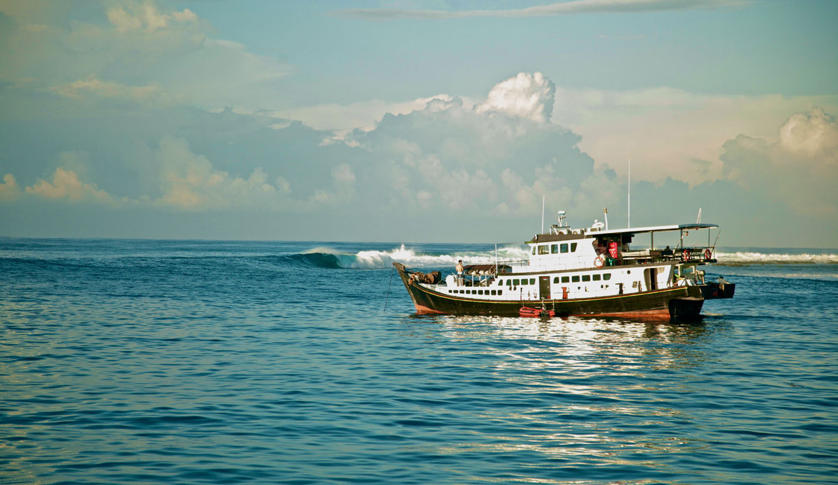 Typical scene in the Mentawais. Rags Right doing its thing. Photo: <a href=\"https://mhoffmanphotography.com/\" target=\"_blank\">Matt Hoffman</a>