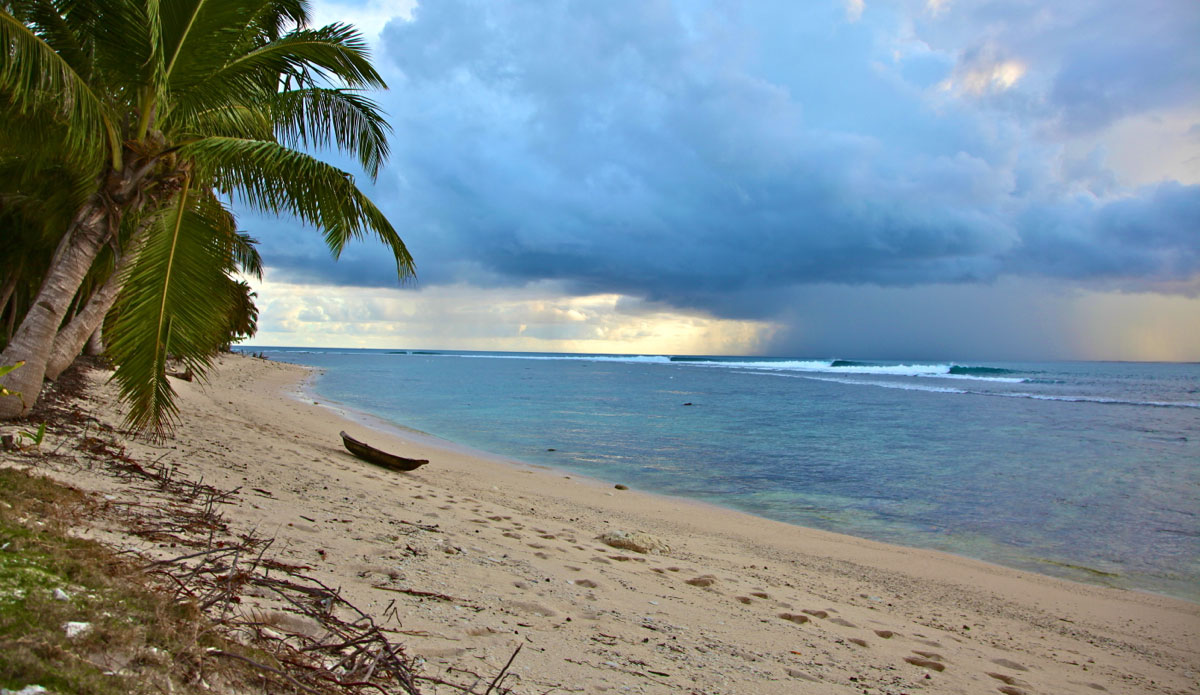 Beach walks while nature talks. Amazing day at Lance\'s Left. Photo: <a href=\"https://mhoffmanphotography.com/\"> Matt Hoffman</a>