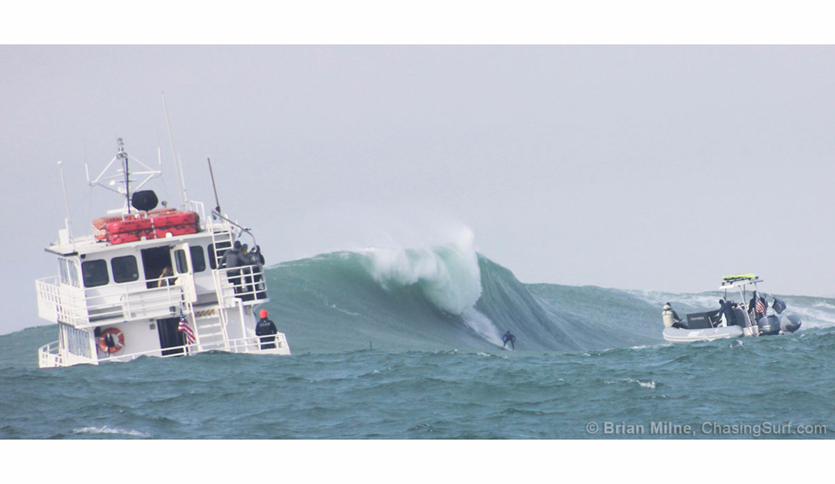 Travis Payne drops into the bowl. Photo: <a href=\"https://www.chasingsurf.com/\">Brian Milne</a>