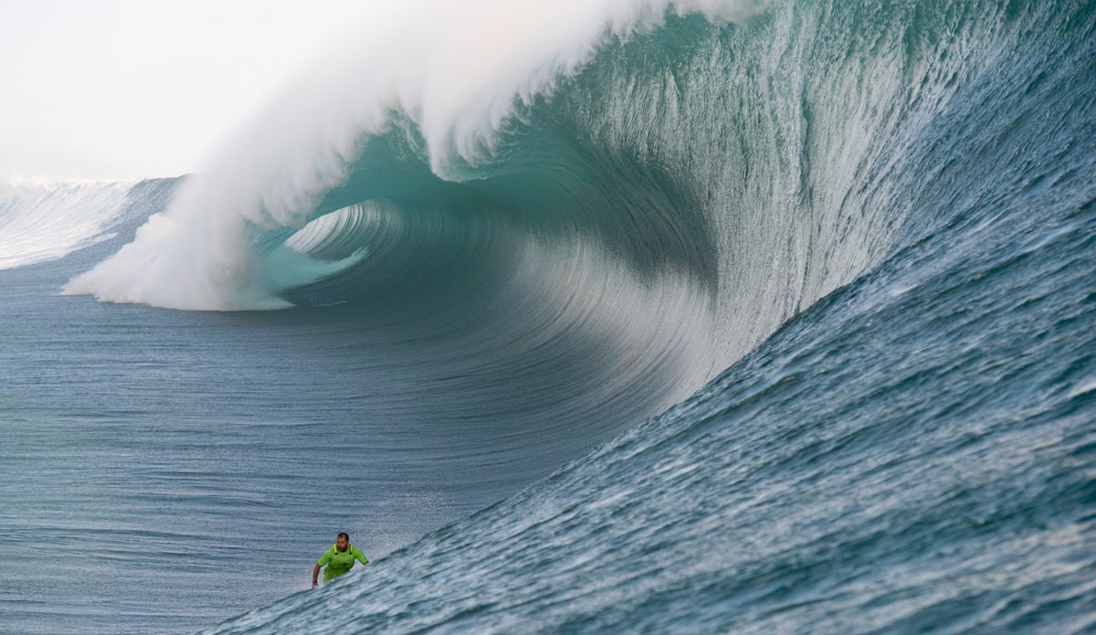 Pato Texeia with a mountain behind him. Photo: <a href=\"https://www.timmckennaphoto.com/\">Tim McKenna</a>
