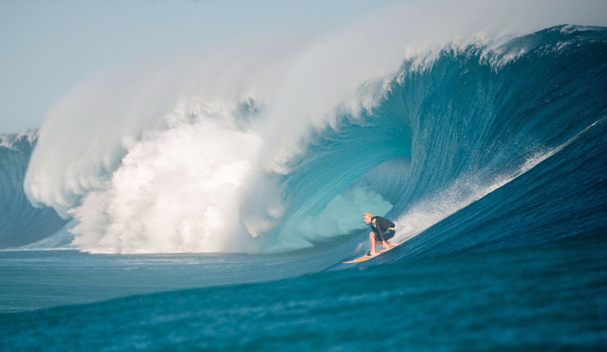 Russell Bierke lets go of the rope. Photo: <a href=\"https://www.timmckennaphoto.com/\">Tim McKenna</a>