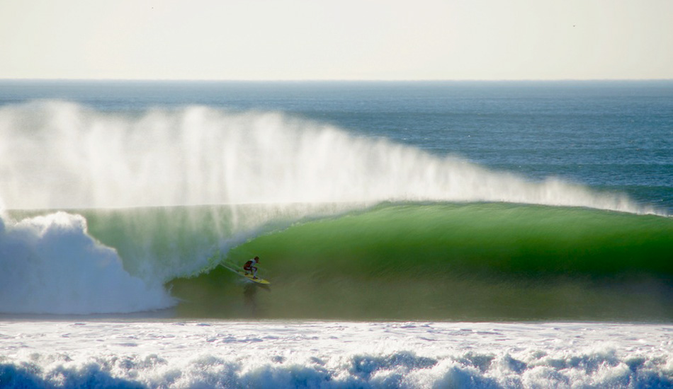 Joao de Macedo going for broke on the bomb of the day. Photo: <a href=\"https://www.milesjackler.com\">Miles Jackler</a>