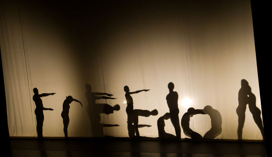 The Lula Washington Dance Company kicked off the evening with a wonderful interpretation of Nick\'s story. Photo: <a href=\"https://www.msmolowe.com/\" target=\"_blank\">Mike Smolowe</a>