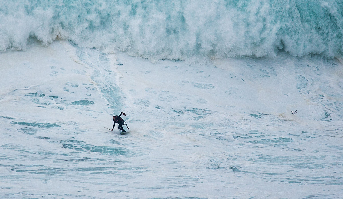 Nuno, tuning his instrument. Photo: Red Chargers