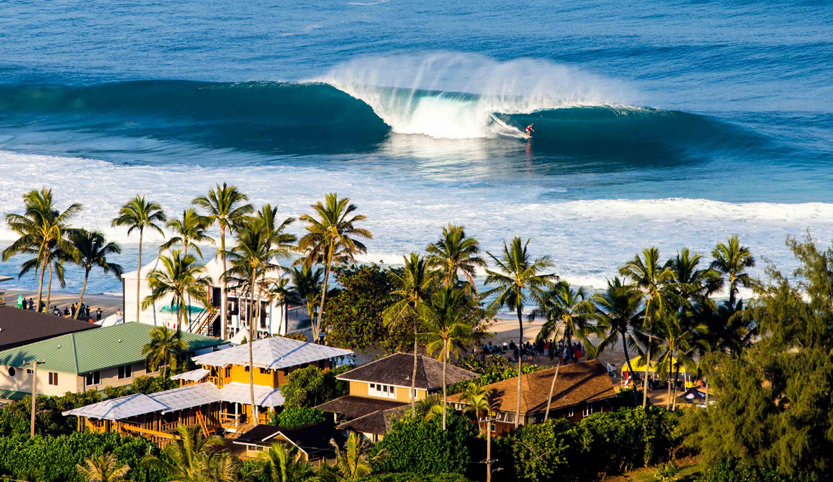 A rare shot of Pipeline w Danny Fuller scoring it with only one other person out. Photo: <a href=\"https://davenelson-photography.com\">David Nelson</a>