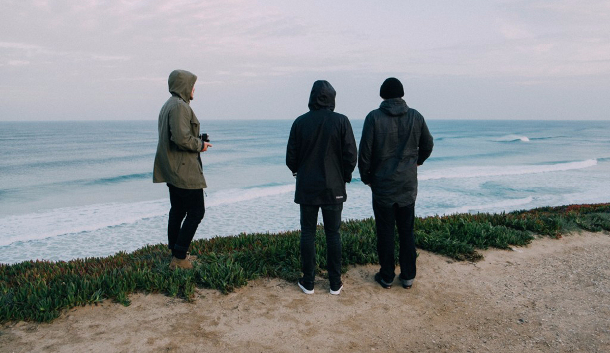 Wave check. Photo:  Lennart Ritscher