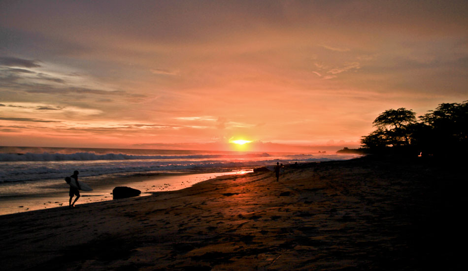 A long walk back to camp from Santanas. A heavy beach break that could make the trip back a lot longer for some. Photo: <a href=\"https://www.moondoggiesurfer.com/\" target=_blank>Josh Jacoby</a>.
