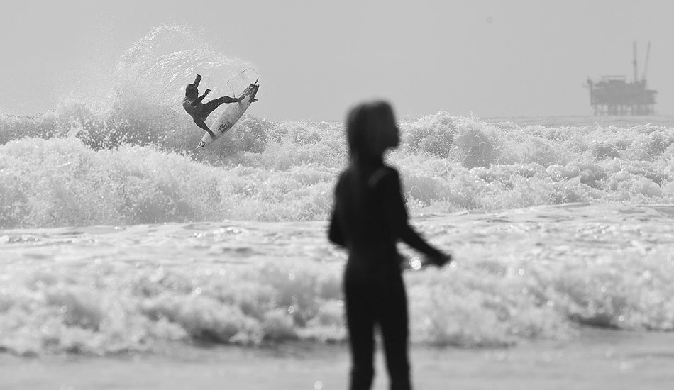 Parker Coffin going left at Rincon. Photo: <a href=\"https://www.nickliotta.com\">Nick Liotta</a>