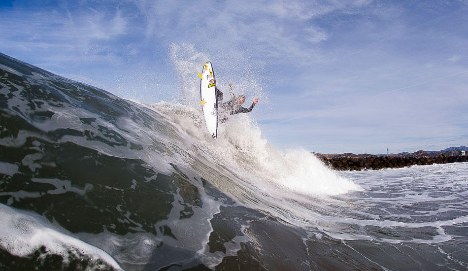 Yadin Nicol blowing his fins free. Photo: <a href=\"https://www.nickliotta.com\">Nick Liotta</a>
